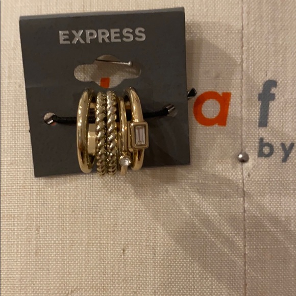 Bundle of express gold rings set. - Picture 4 of 6
